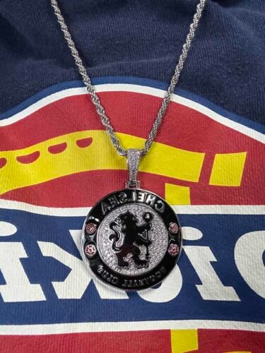 Football Club Badge Pendant Necklace Fan Memorabilia photo review