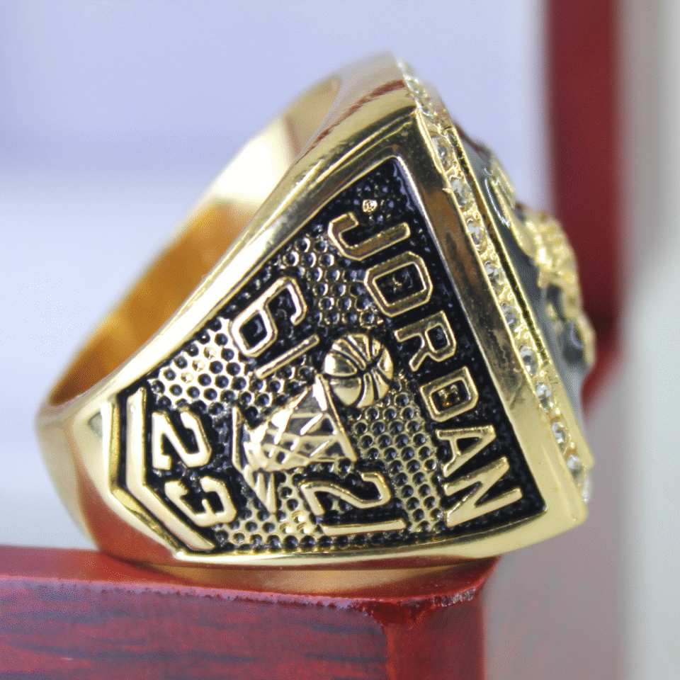 Hd4da5a77a0c44383b8fff29edb24b5efd